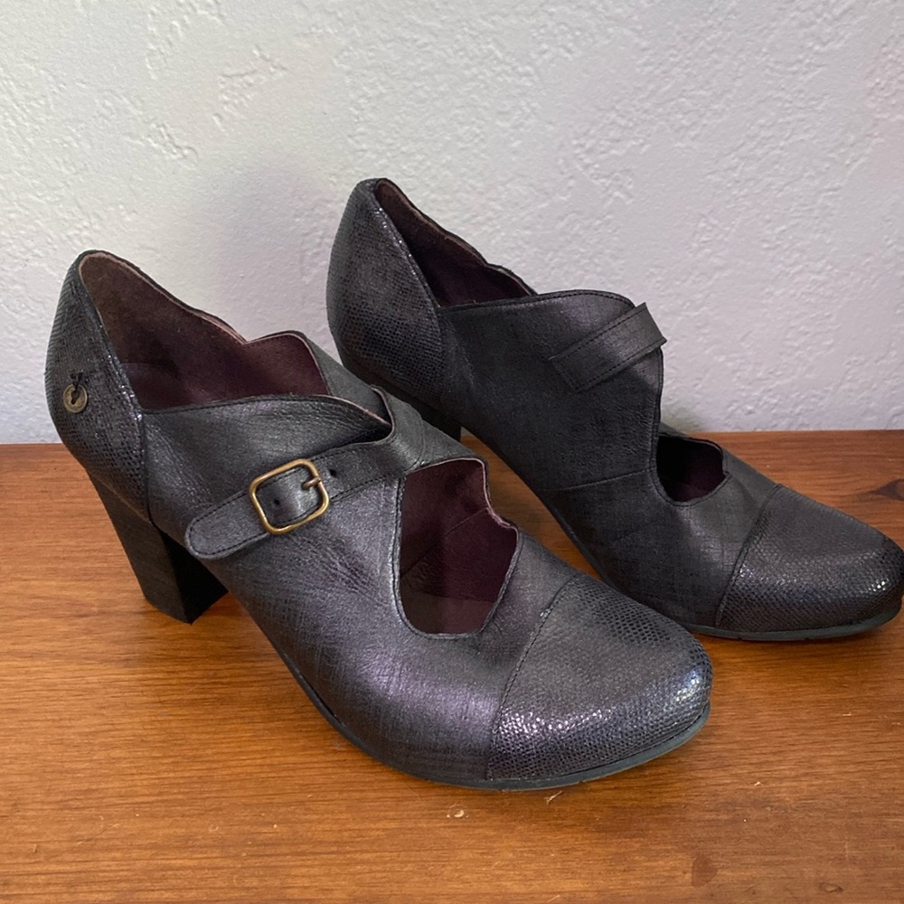 Purple Gold Button heels